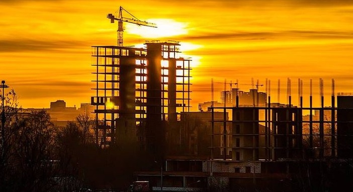 Продажи квартир в новостройках упали до минимумов с 2015 года