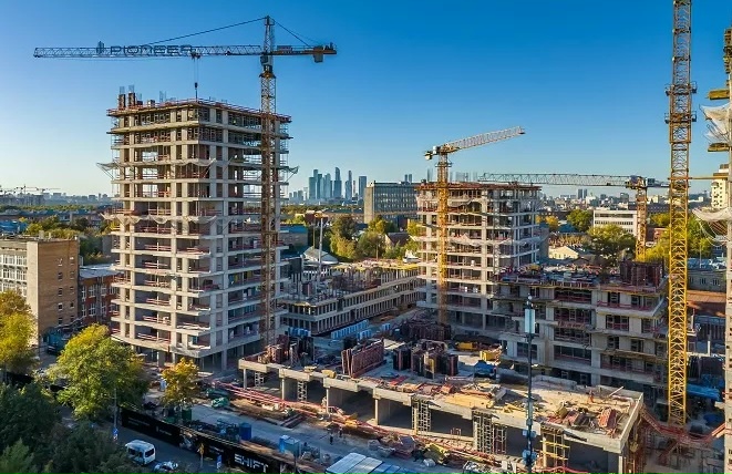 В 2026 году количество сделок на первичном рынке Москвы сократилось на 53%